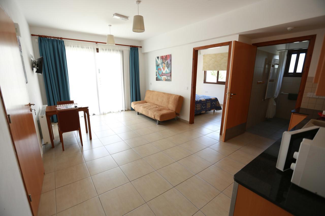 C & A Hotel Apartments Polis ภายนอก รูปภาพ